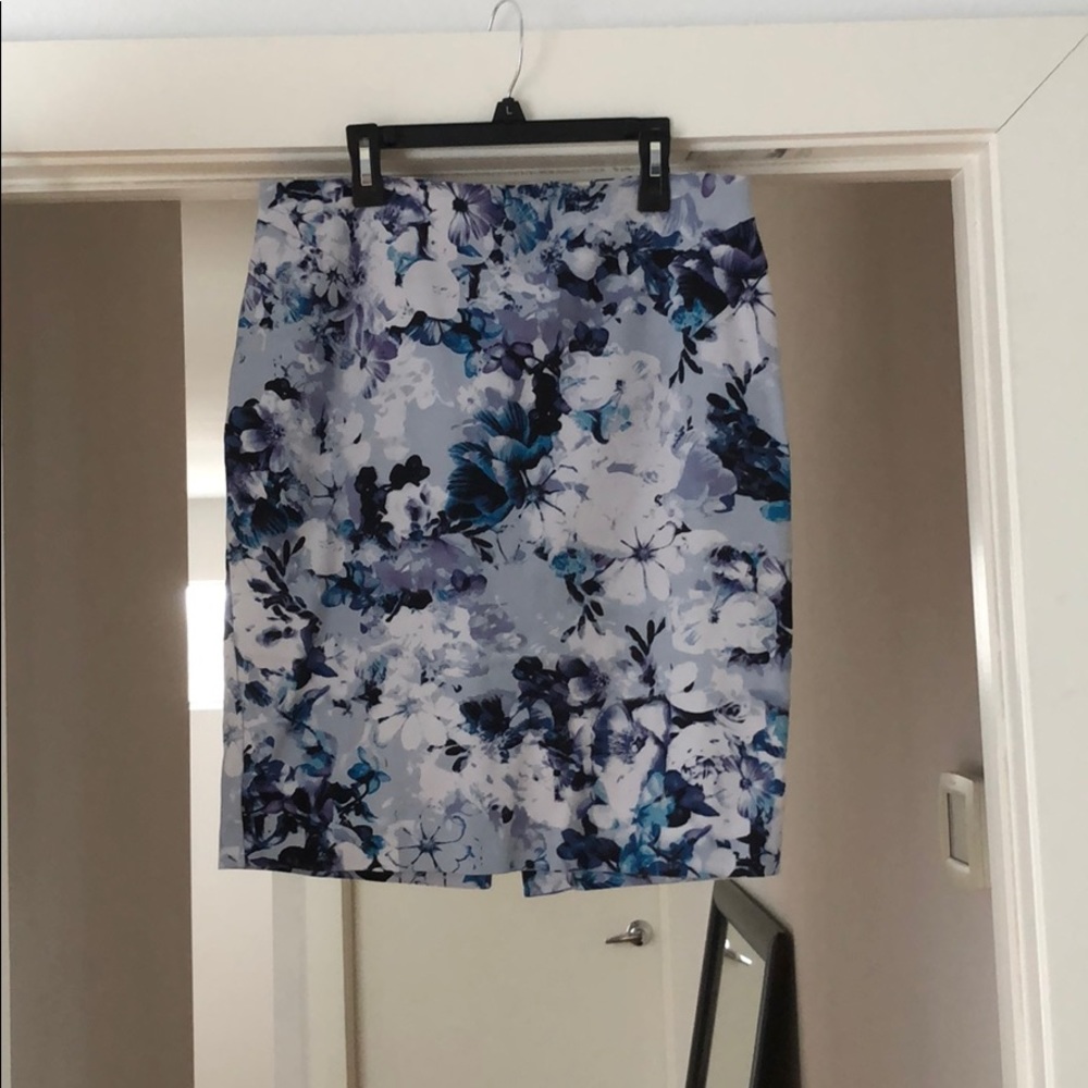 Pencil skirt blue floral
